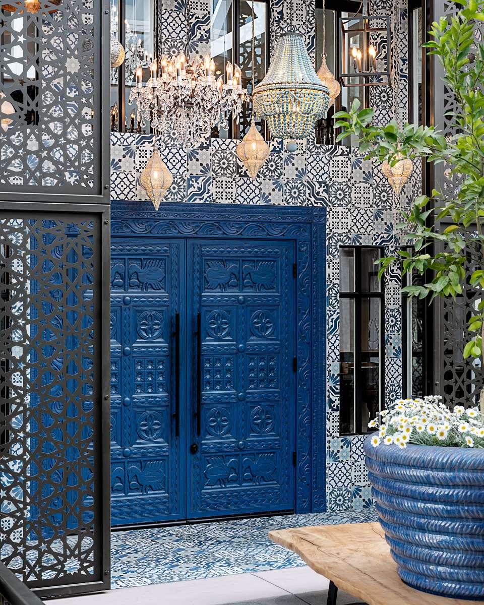 Ettan Blue Door