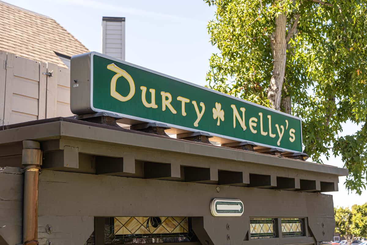 Durty Nellys sign