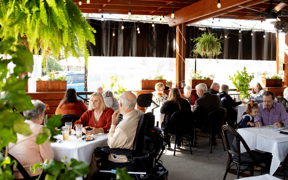 Oscar's of Summerville Pergola