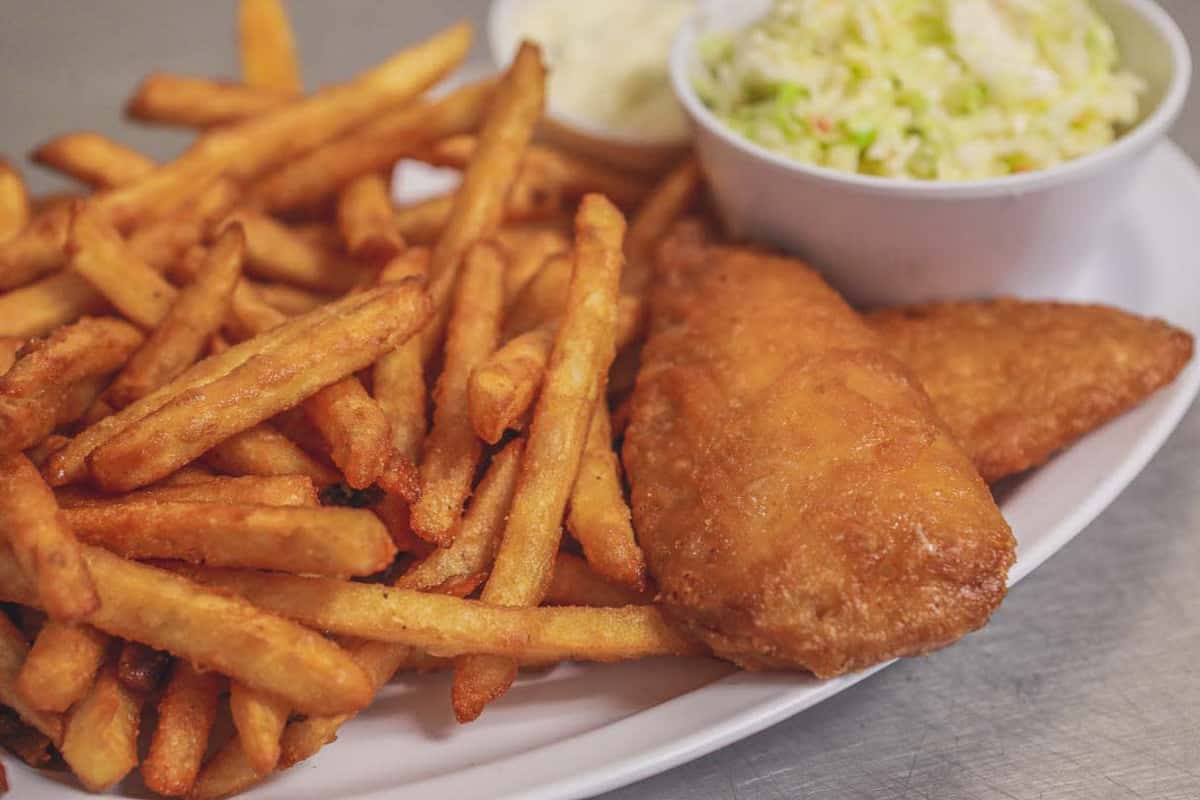 Fish \u0026 Chips - Mountain Munchies - American Restaurant in Big Bear Lake, CA, image size:1200x800