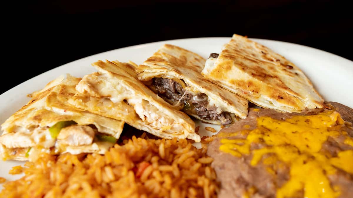 Chicken Fajita Quesadilla Menu Fuentes Cafe Downtown Mexican