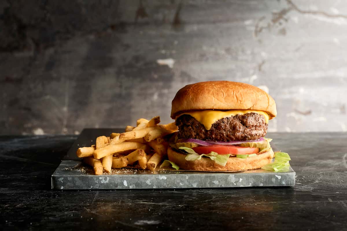 Classic Cheeseburger*