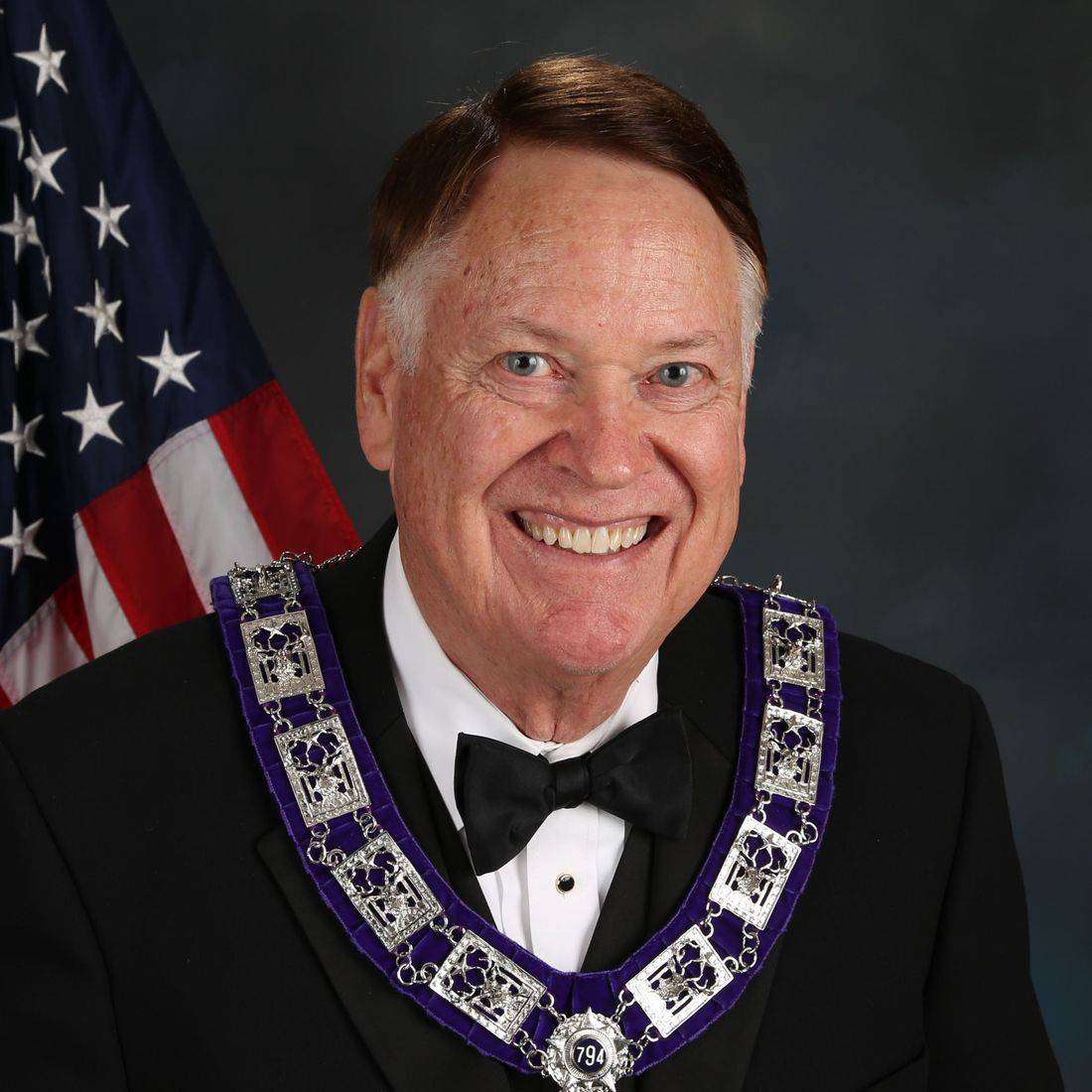 Bill Capps (Spouse: Mary)