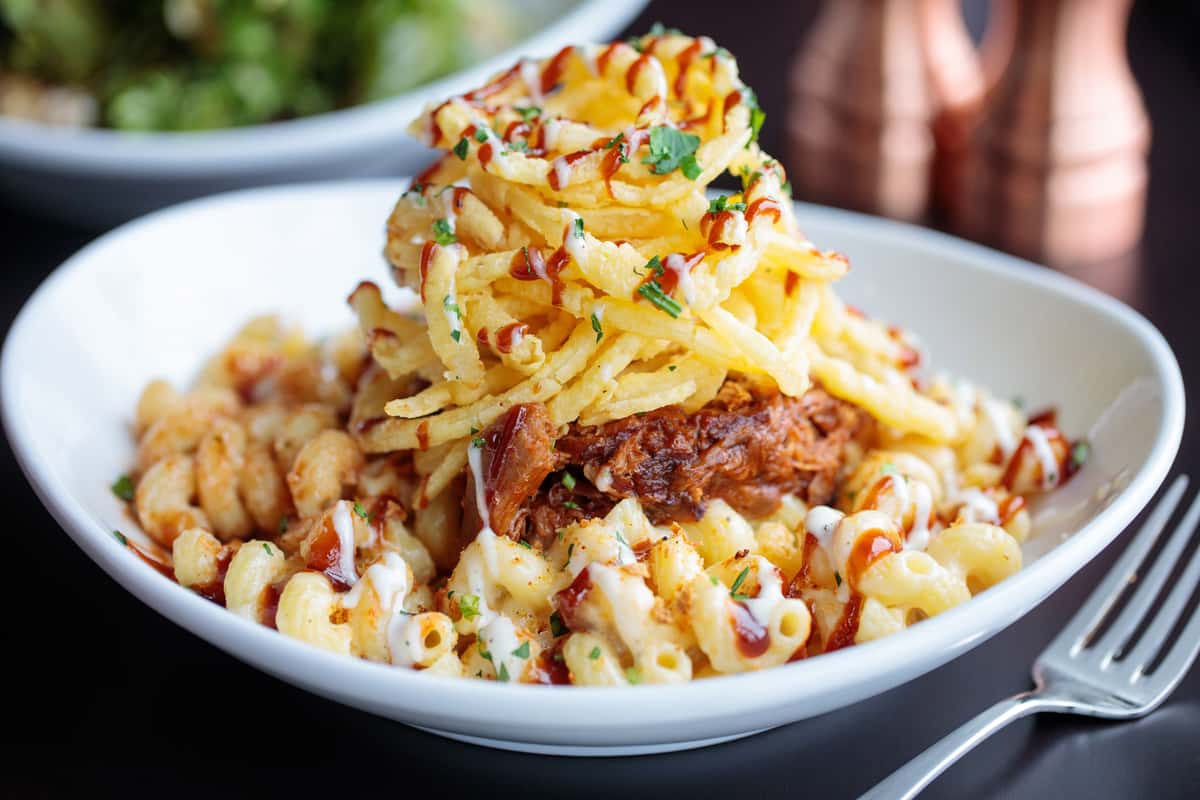 110 Grill Pulled Pork Mac & Cheese