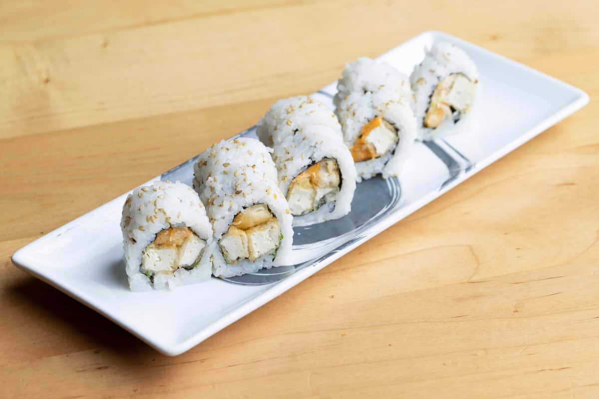 Crunchy California Rolls Sushi with Tofu