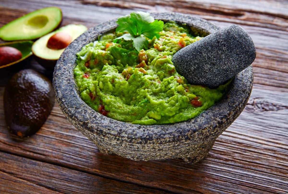 Guacamole on molcajete