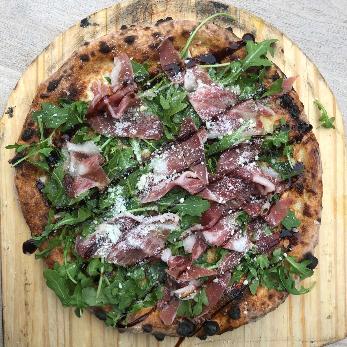 пицца с прошутто