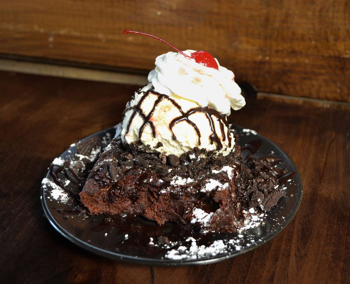 Brownie Oreo Ice Cream Cake - Real Life Dinner