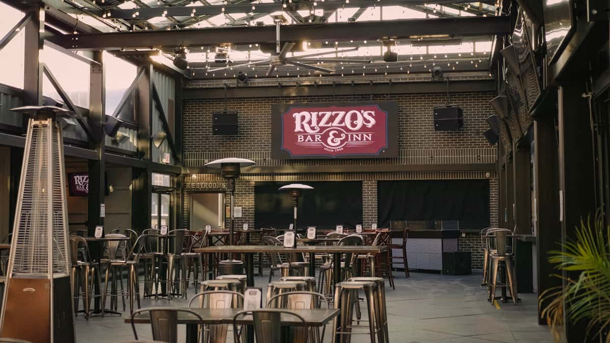 Rizzo's Interior