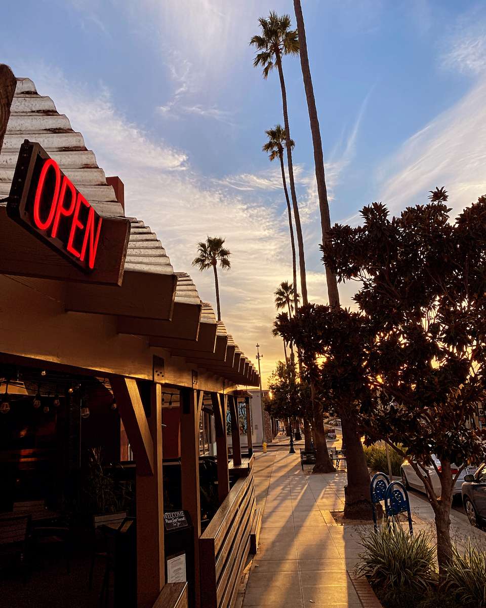 Downtown Oceanside's premier whiskey bar with the best happy hour, excellent patio seating, and late-night kitchen open till midnight. Open daily till 1 AM.