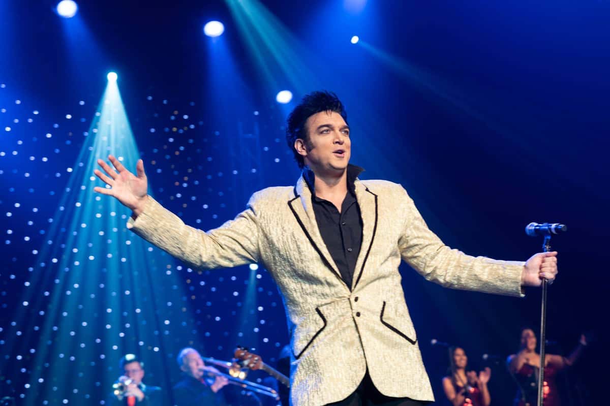 Matt Lewis as Elvis