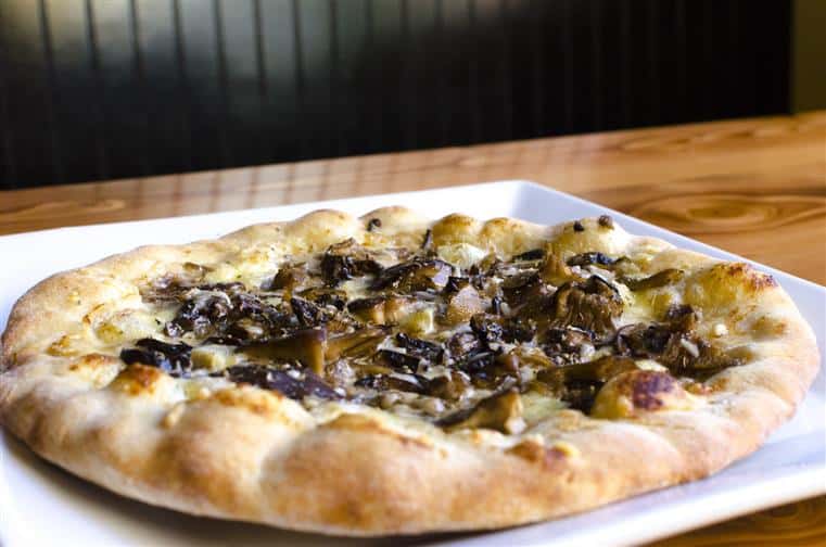 Oak Stone Craft Pizza and Bar