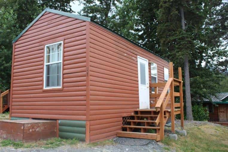 cedar chalet side entrance