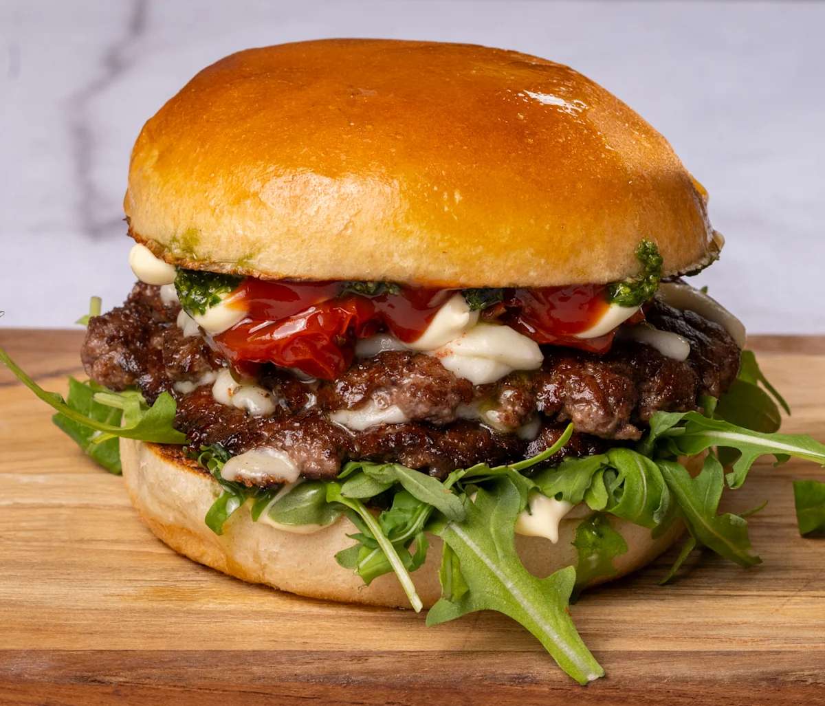 Multiple celeb chefs have told me these are the biggest mistakes they see when making a burger