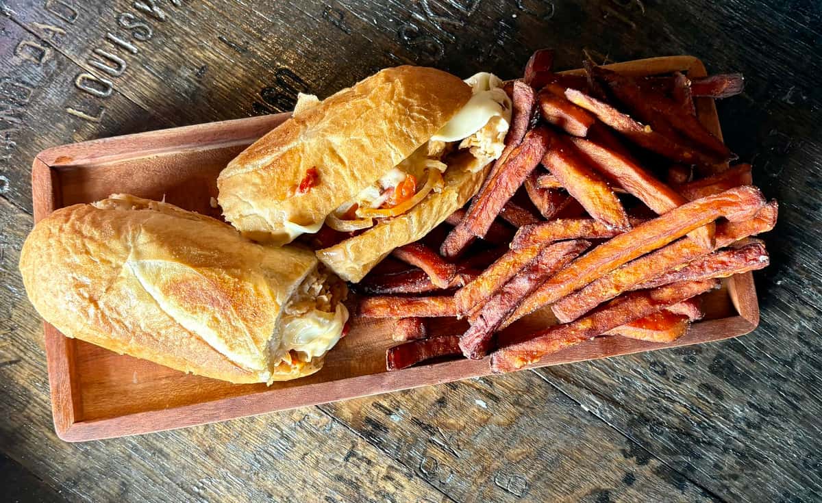 sandwich & fries