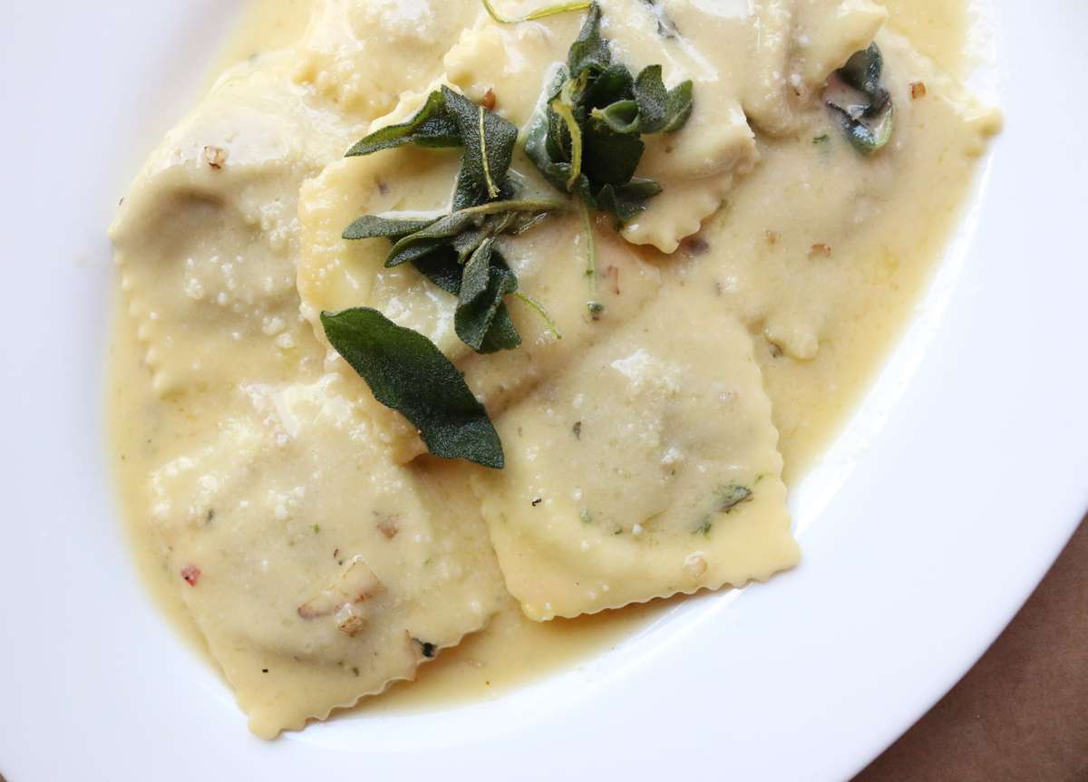 Homemade Ravioli Maremmani ° - Lunch Menu - Taverna - Italian Restaurant