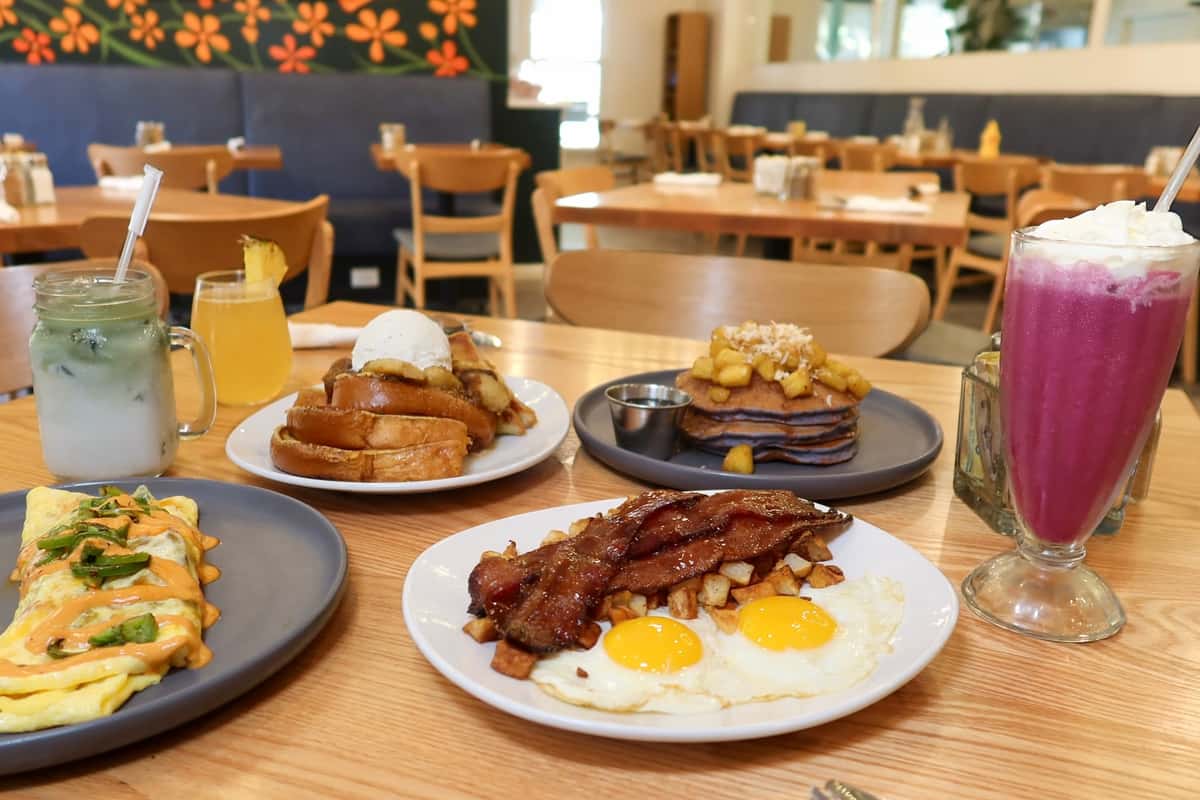 Breakfast dishes on a table at Hobbee's