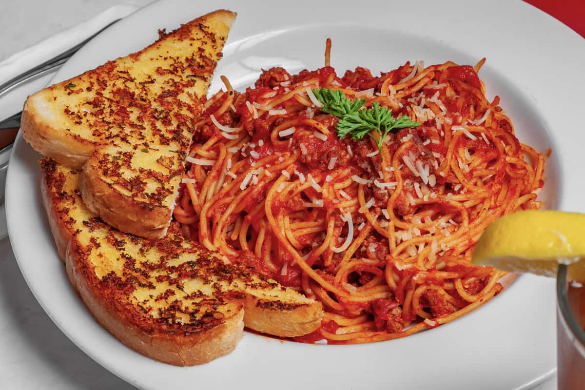Spaghetti and slices of toast