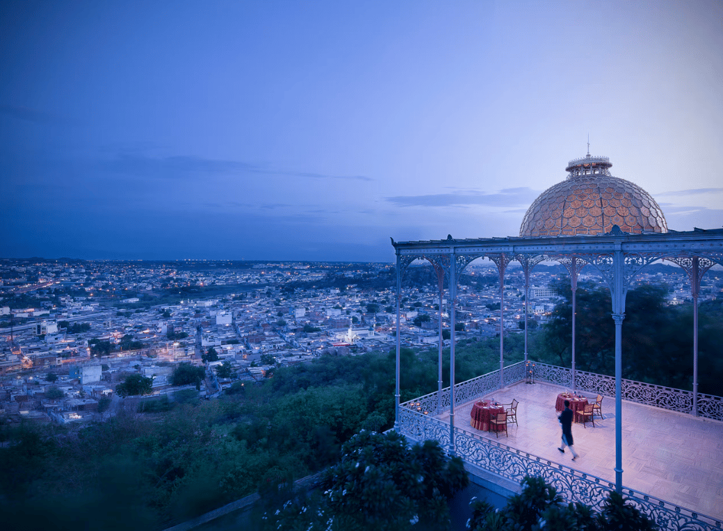 taj f
