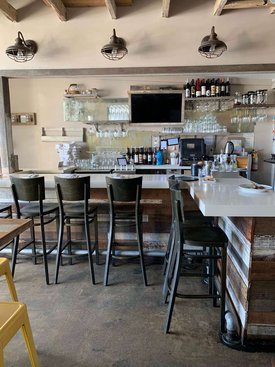 bar