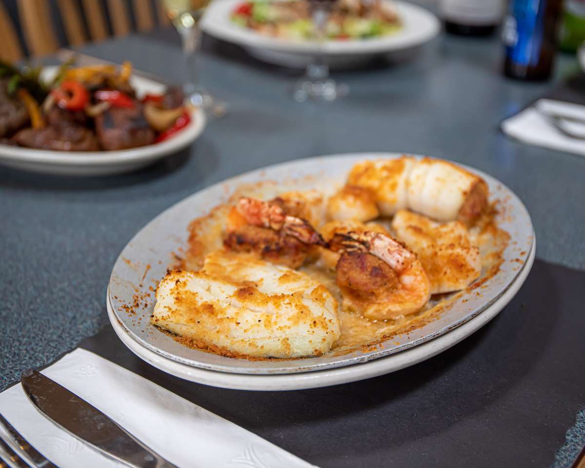 Broiled Seafood Platter Lunch Satuit Tavern Tavern in Scituate, MA