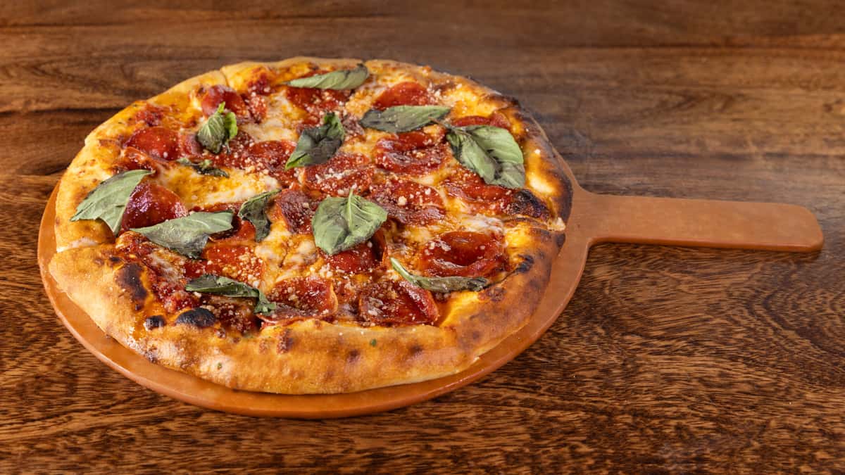 hot pepperoni pizza