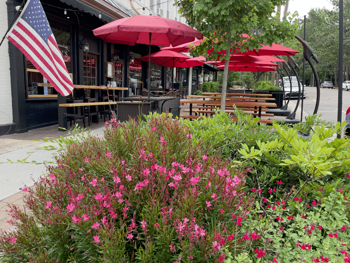 Chapman's Food & Spirits Patio