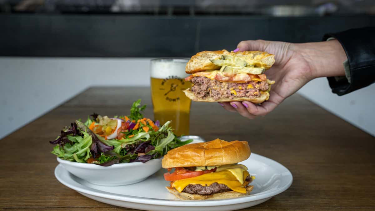 burger & salad