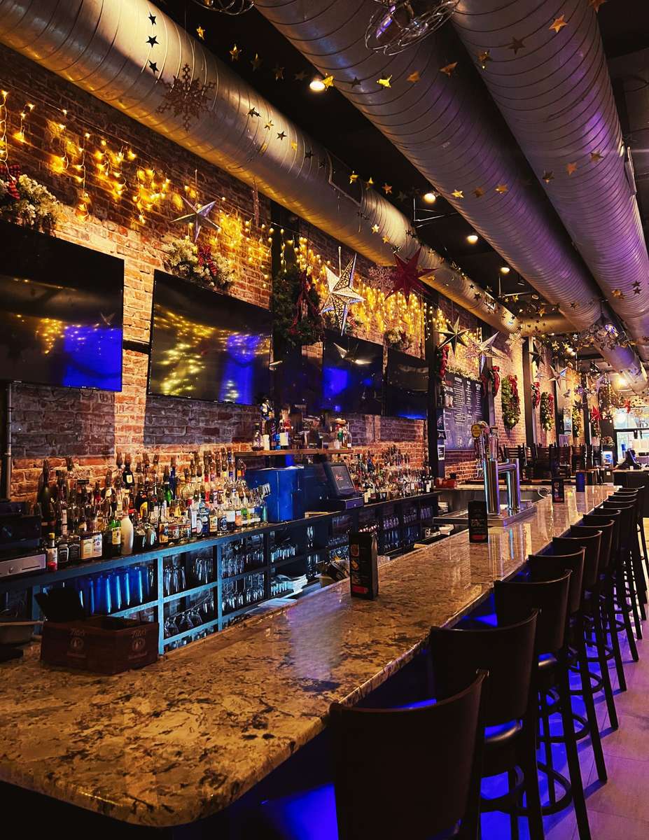 Gios Holiday Bar2.png