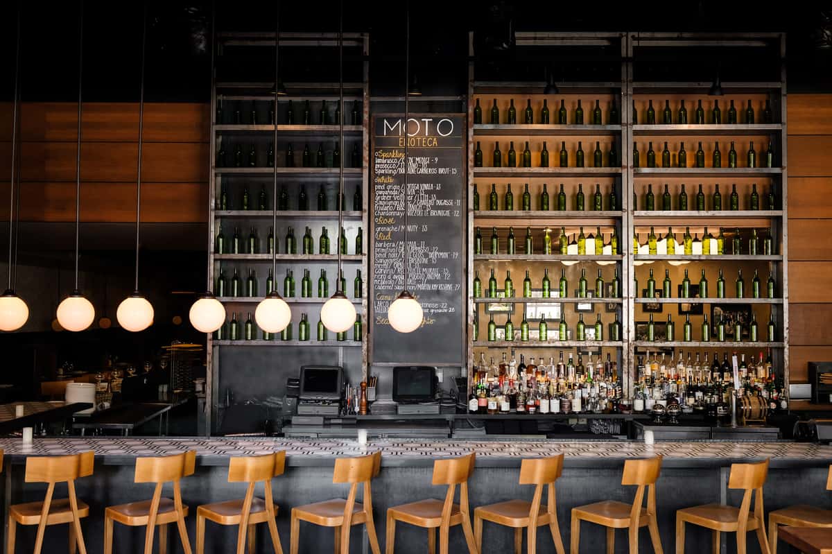 Main dining room with full service bar