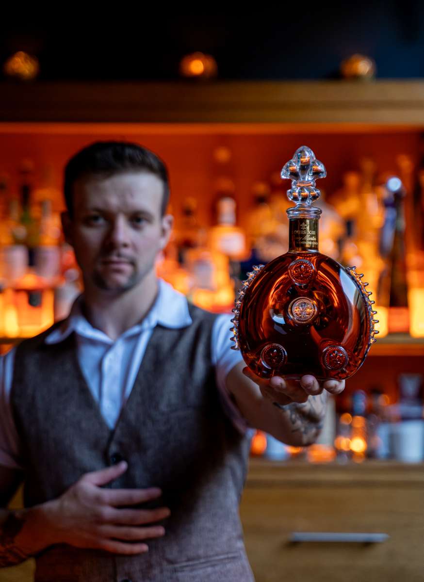 bar and bottle