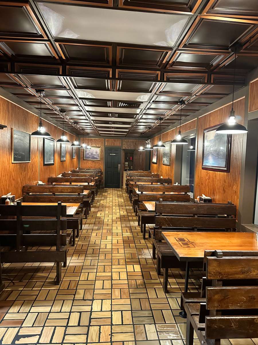 Billy Bob Bar-B-Q interior