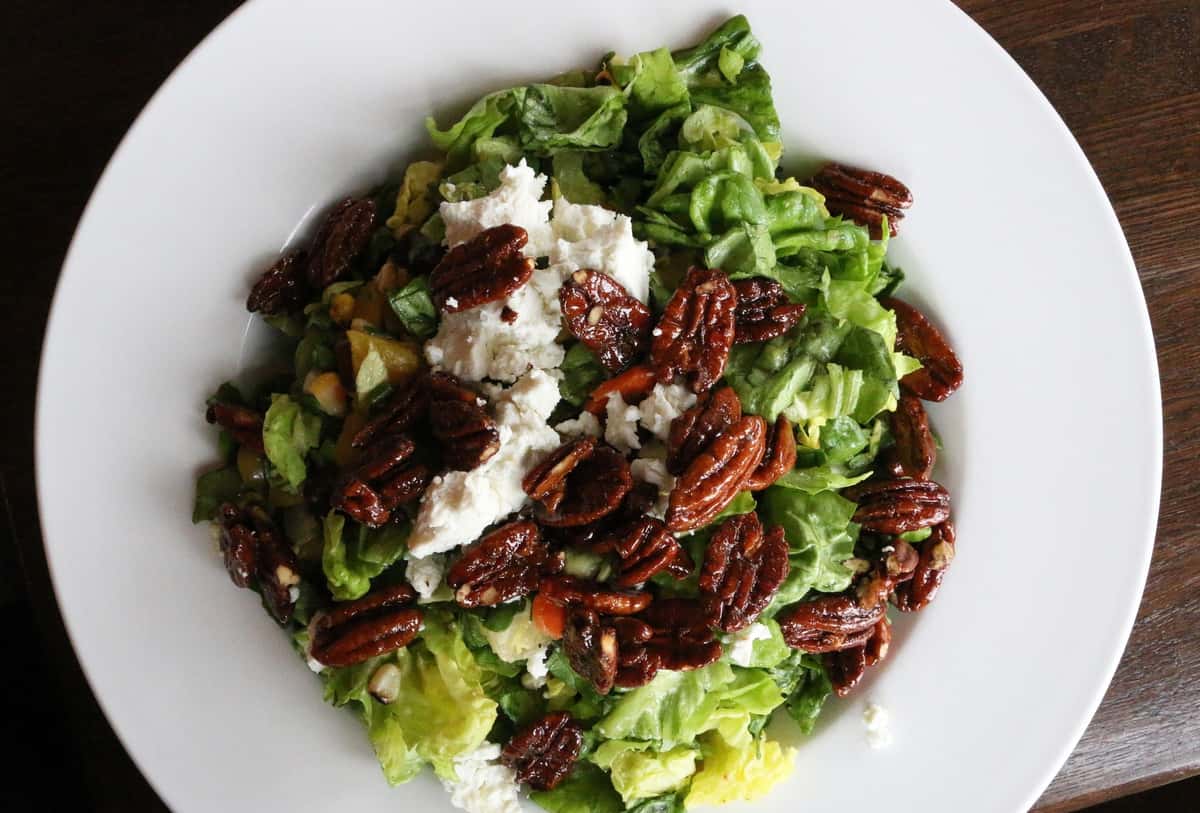 beau's salad with goat cheese