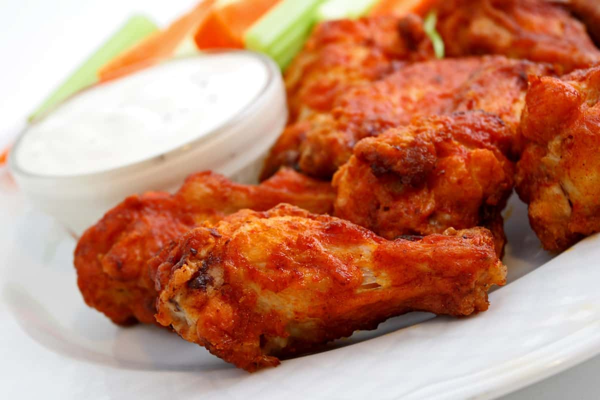 Buffalo chicken wings with bleu cheese and celery