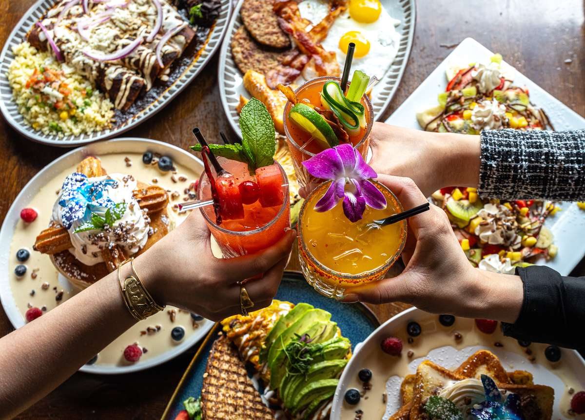 cocktails, food, mexican restaurant