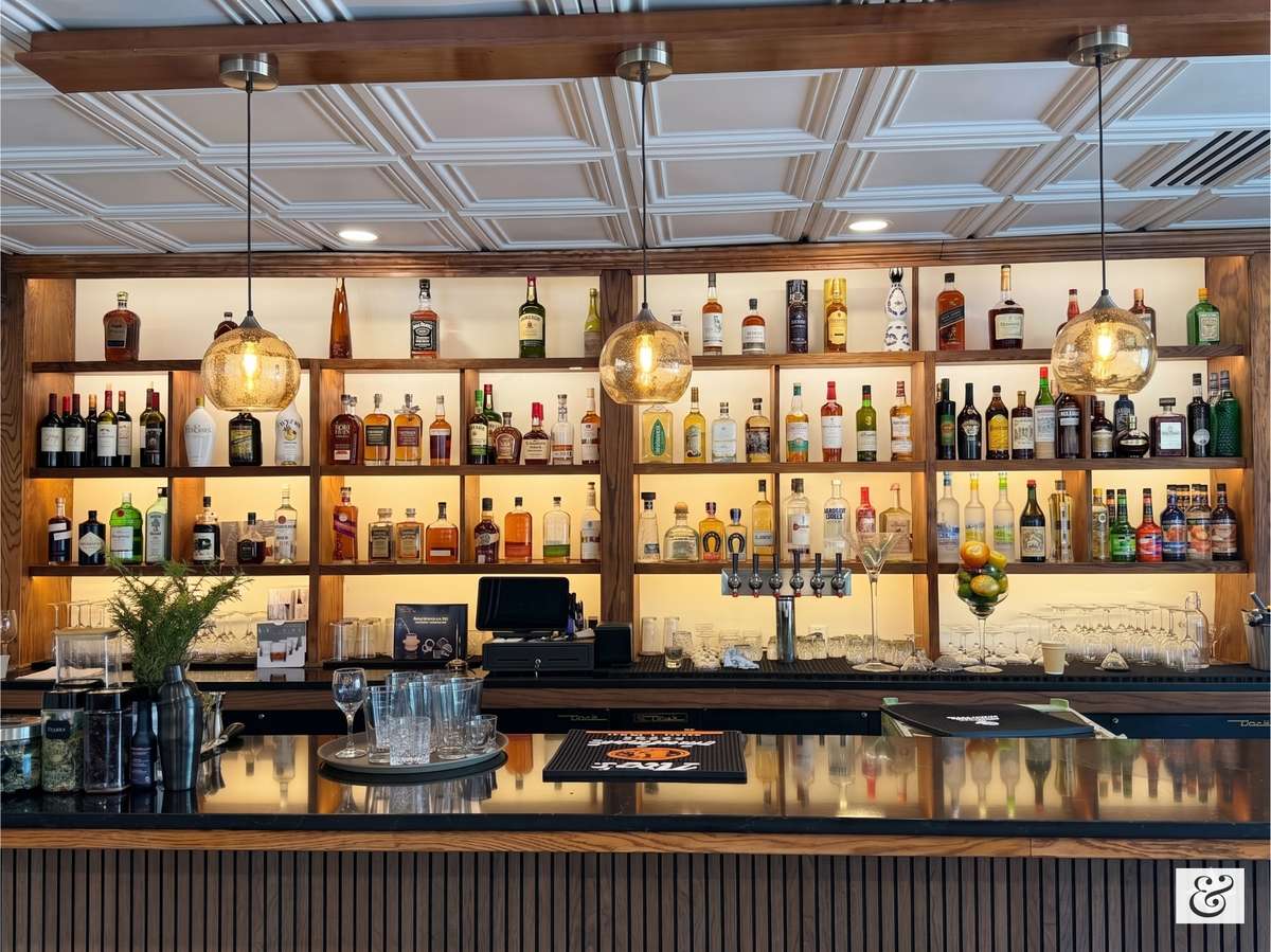 bar
