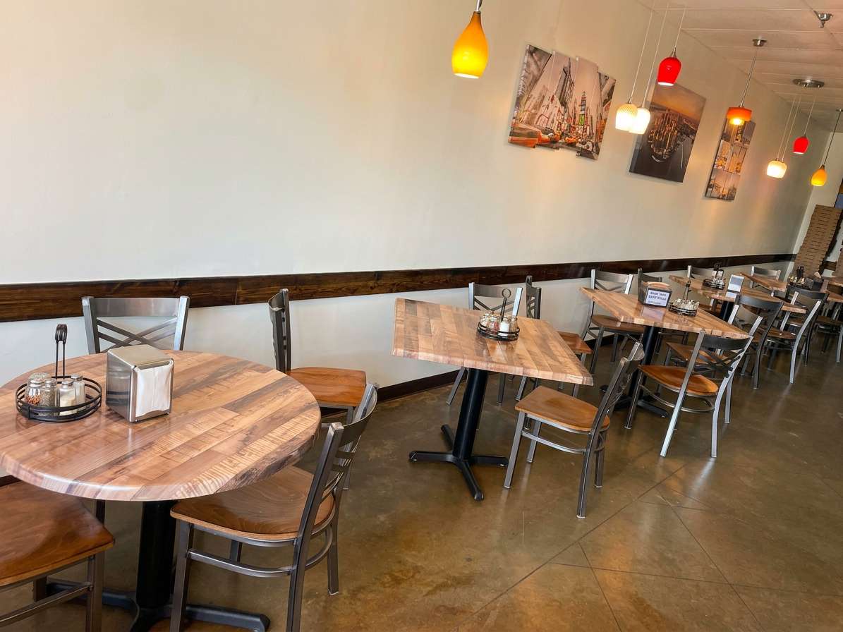Interior dining room of New York Style Pizzeria