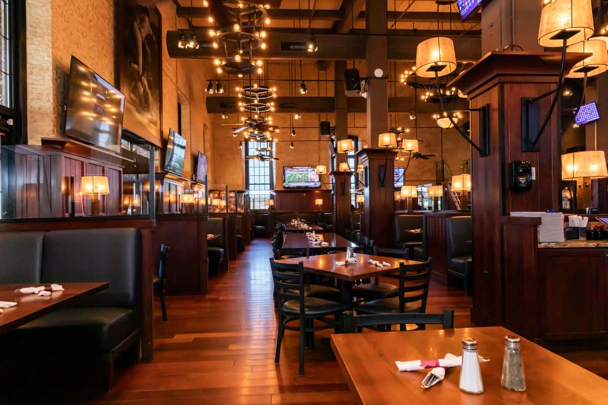 Interior view of Barrett's Alehouse