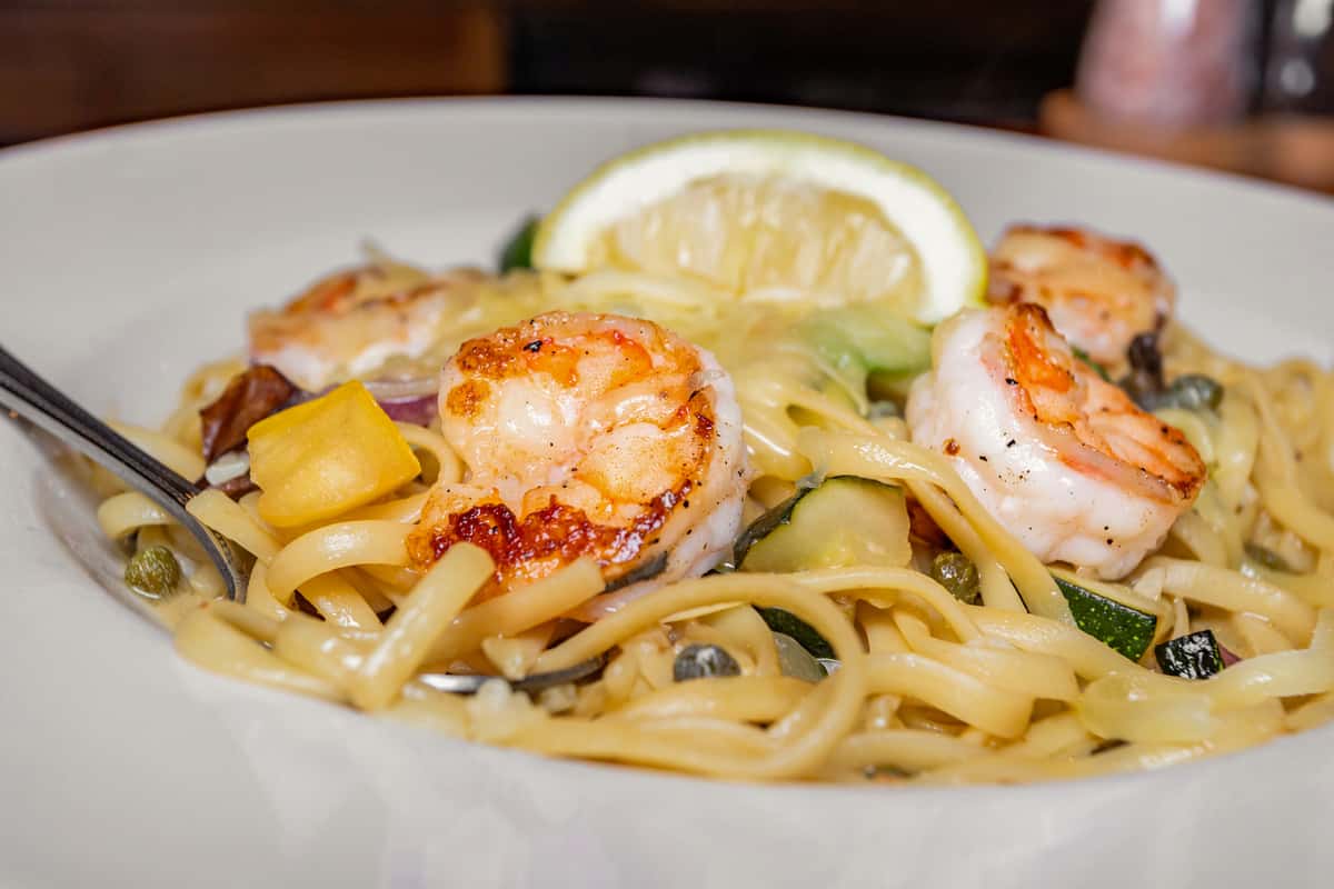 MaineStreetCoastalCuisine_PastaPrimaveraWithShrimp(Macro)2.jpg