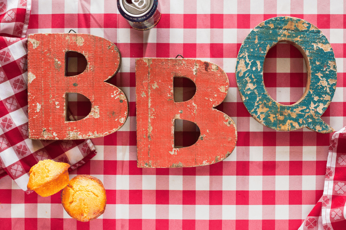 bbq with corn muffins