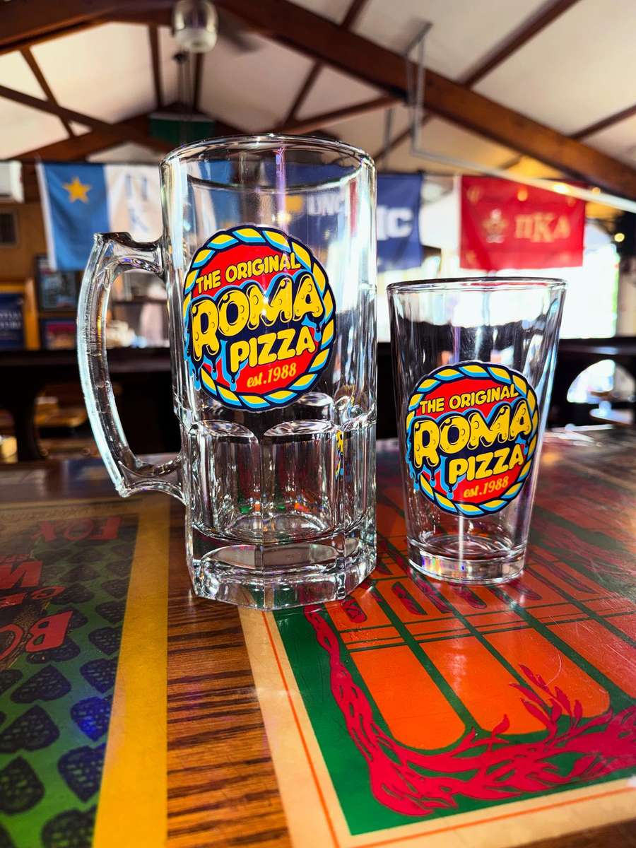 mugs with pizza roma logo