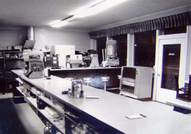 Melting Pot Pizza Inside 1975