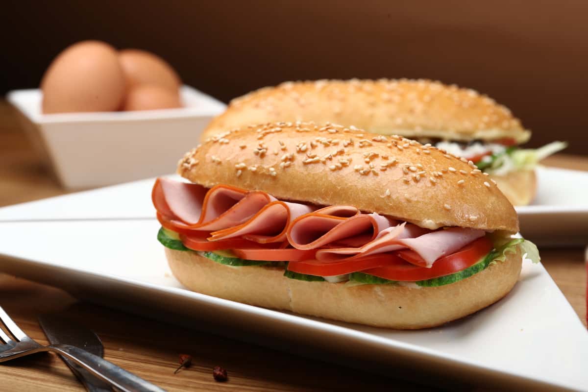 sandwich with sliced meat