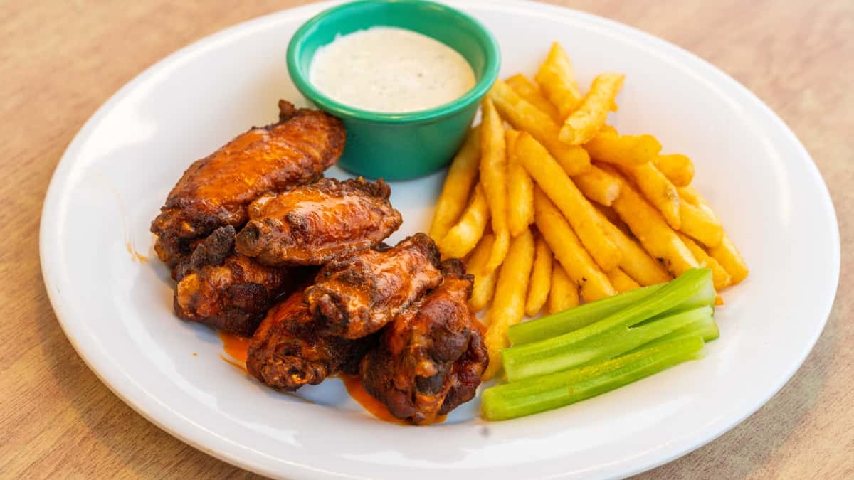 Wednesday Wing Special