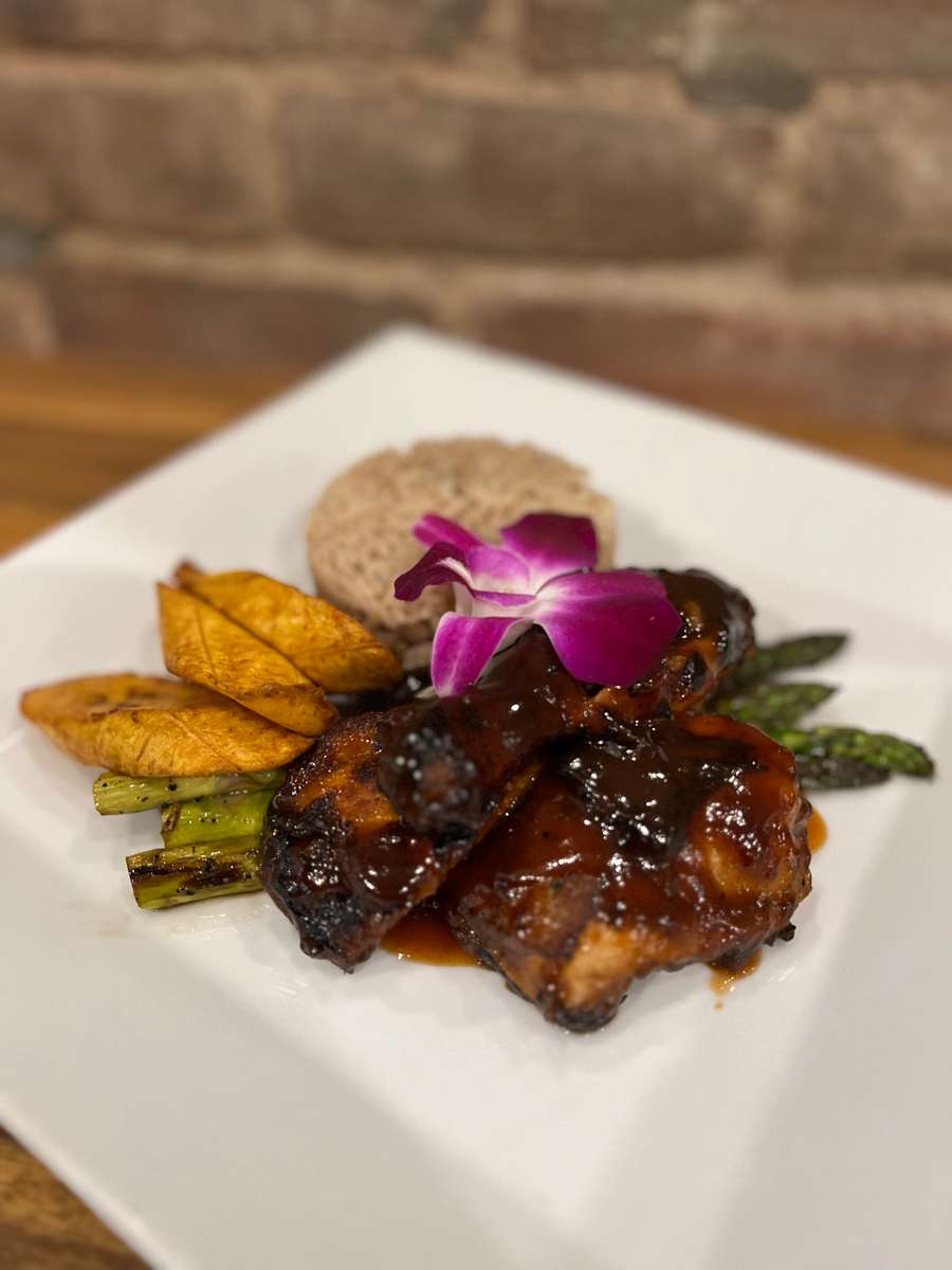 plate of caribbean food