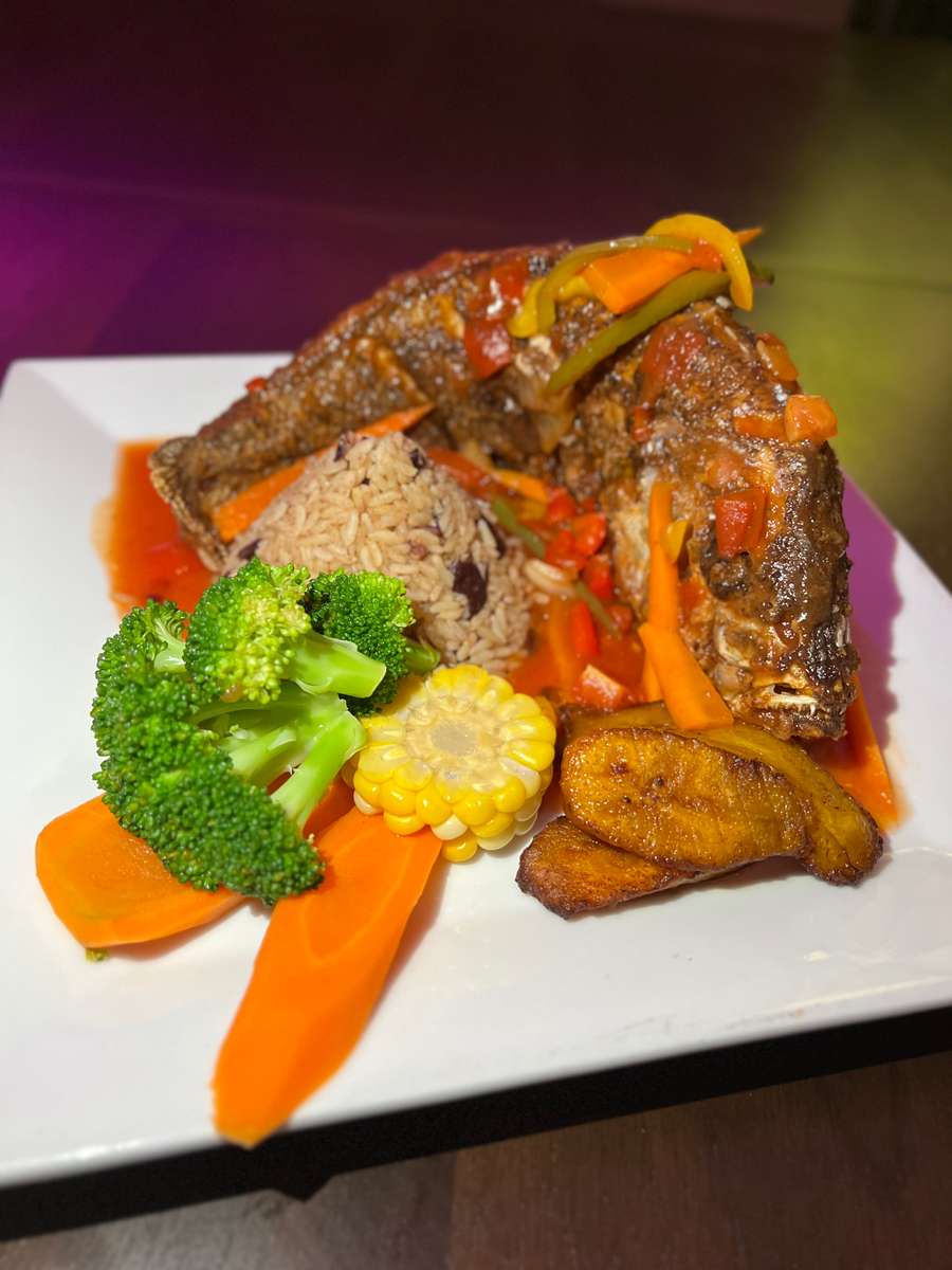 plate of caribbean food