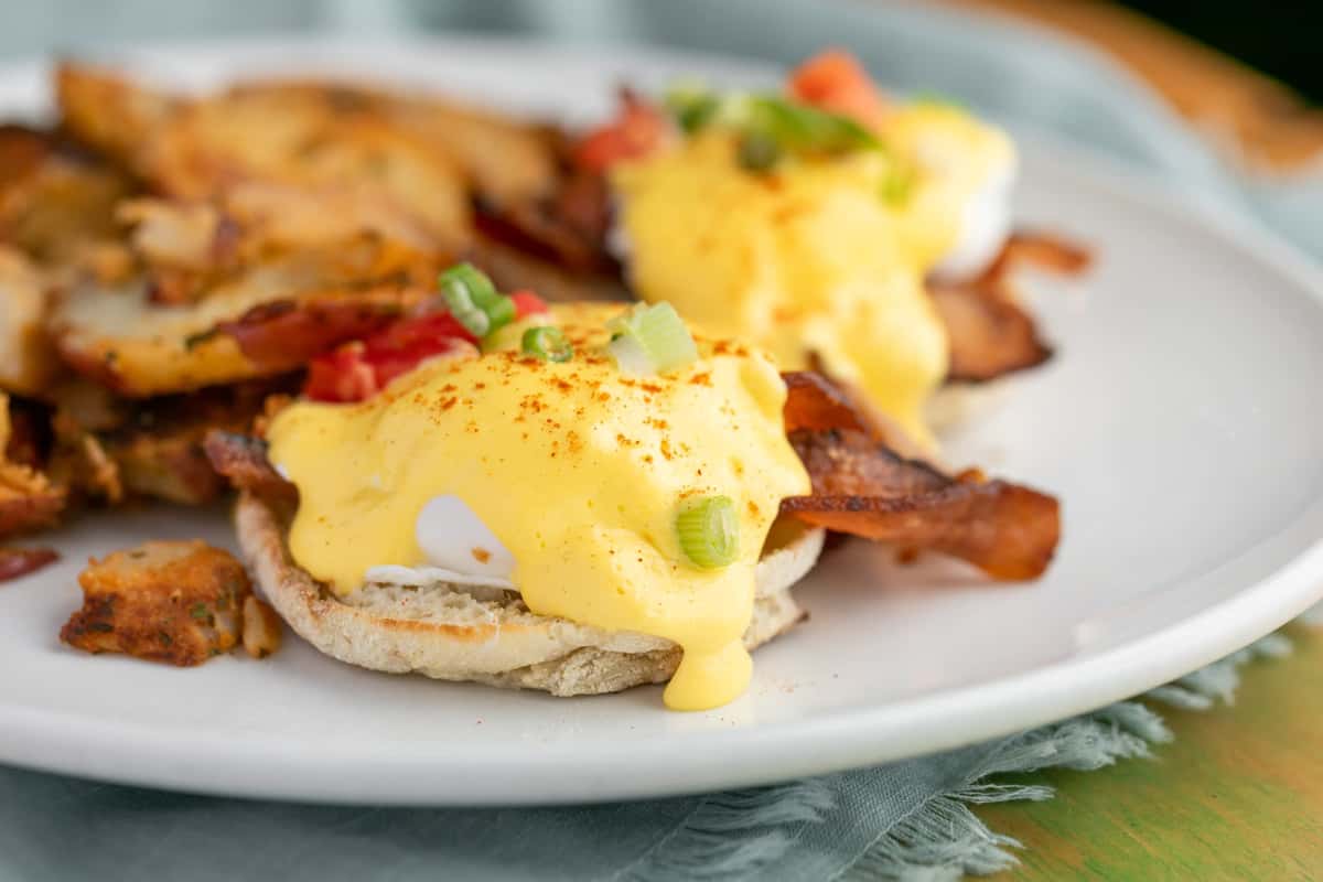 Eggs benedict