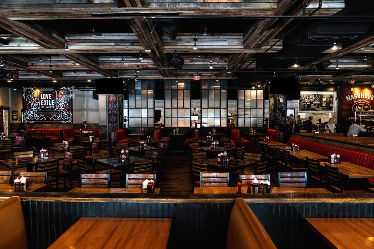 Nashhouse-interior-bar-seating
