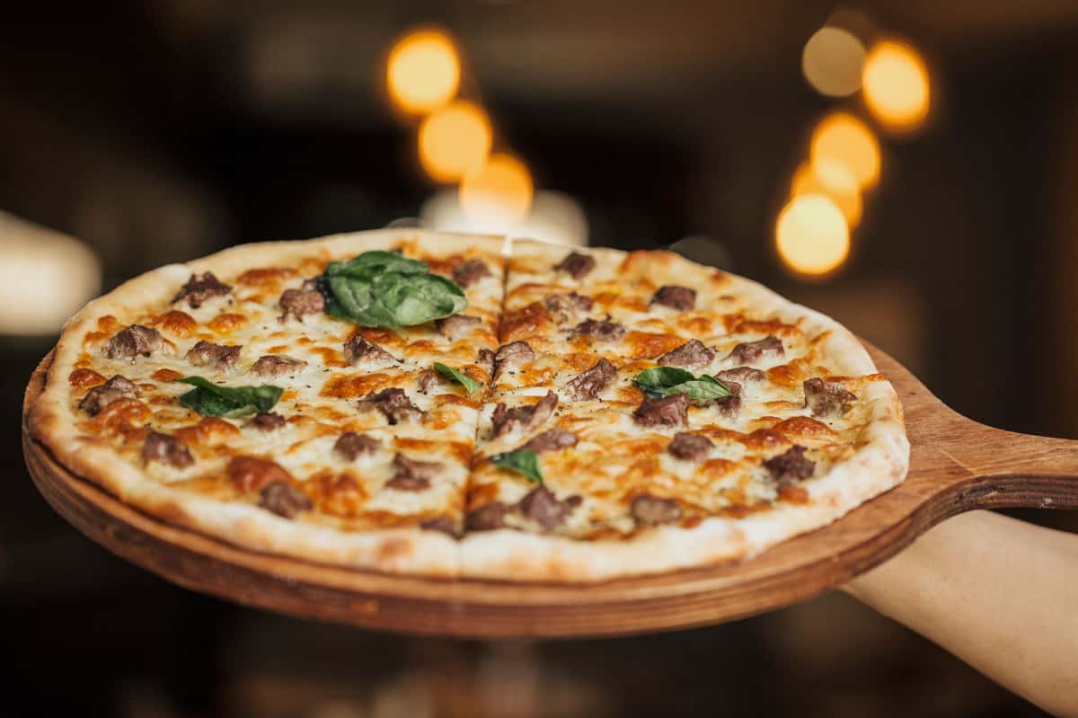 pizza on paddle