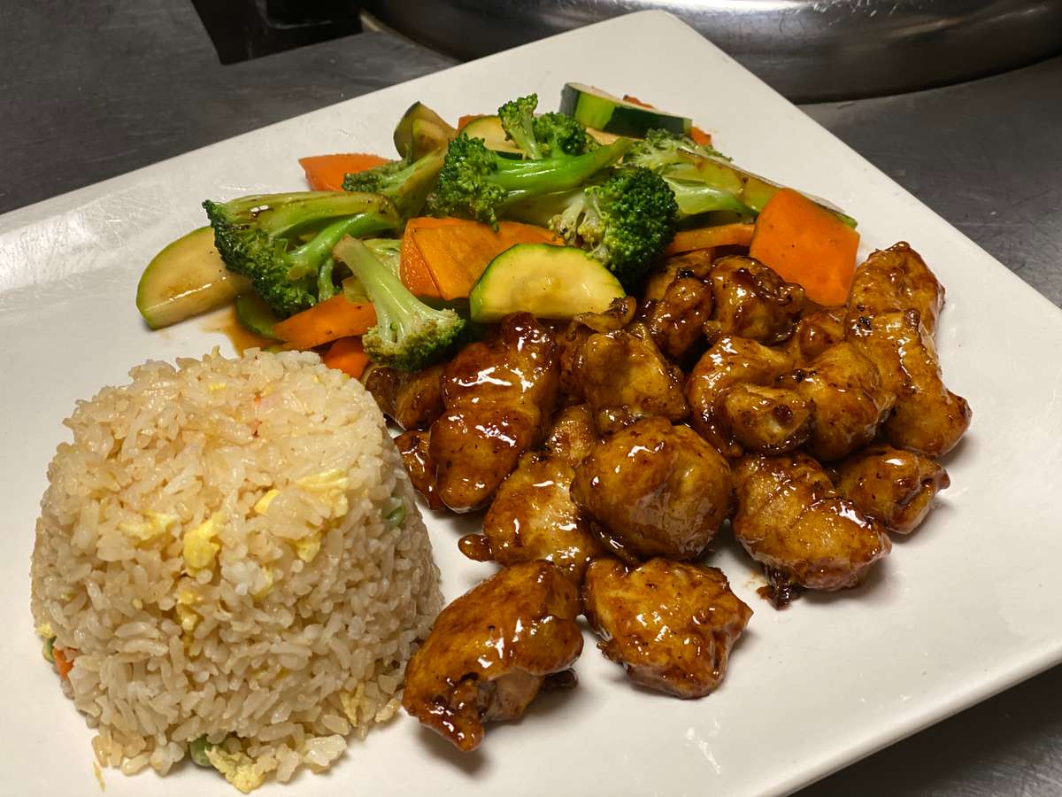 Hibachi Chicken Hibachi Wok Izumi Asian Bistro Asian Fusion hibachi-chicken-hibachi-wok-izumi-asian-bistro-asian-fusion